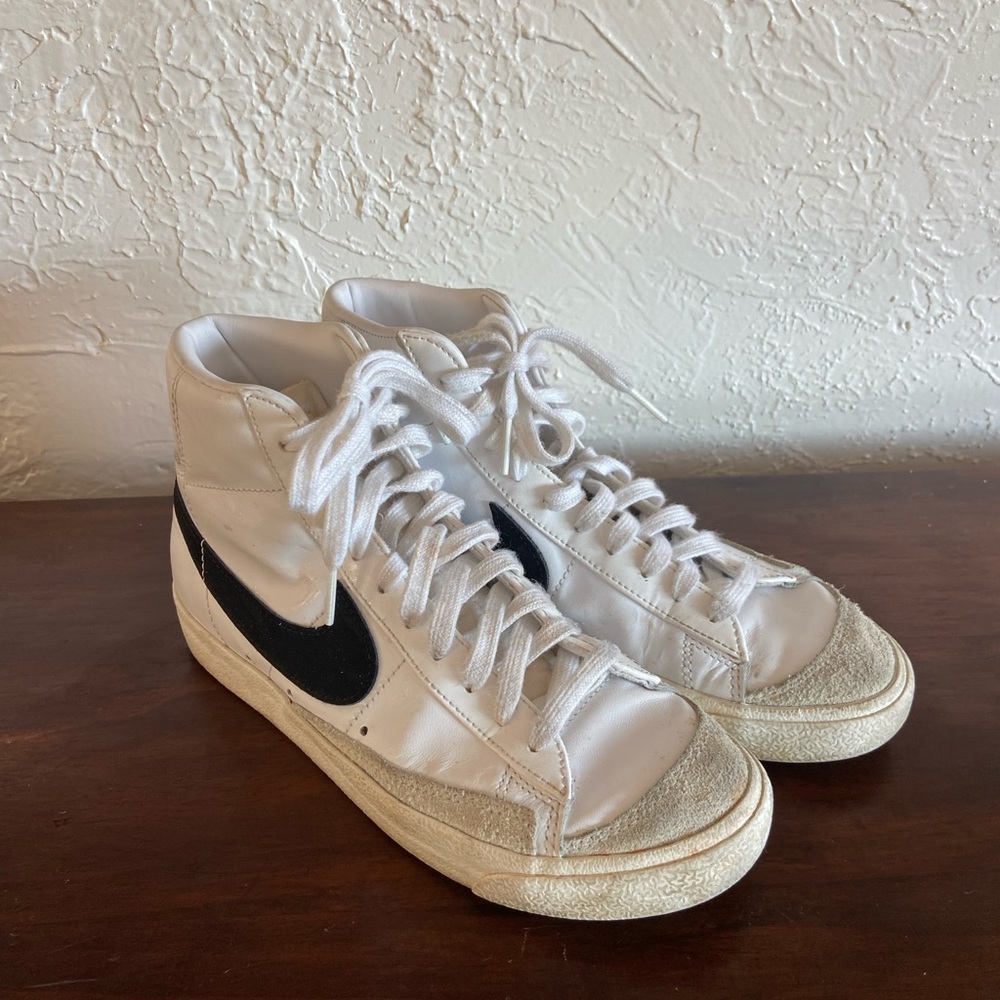 Women’s Nike Blazer Mid ‘77 High Top Shoes